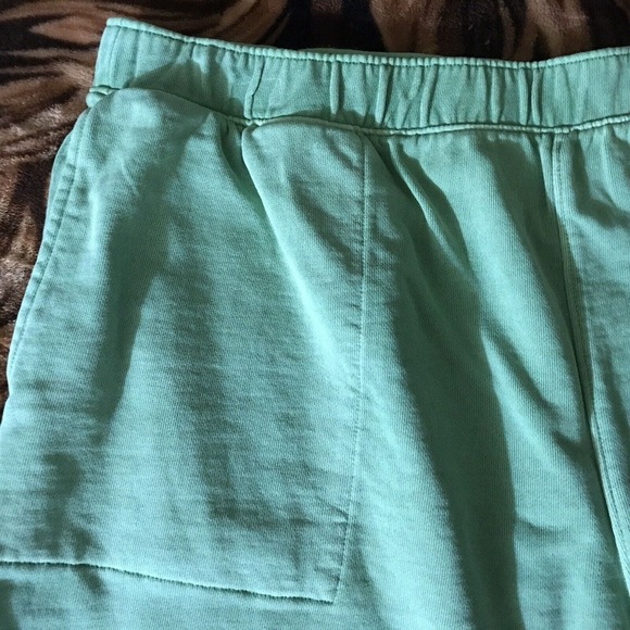 Universal Threads Ladies Shorts SzL Green Pockets Elastic Waist 4" Inseam NWT - Picture 5 of 10
